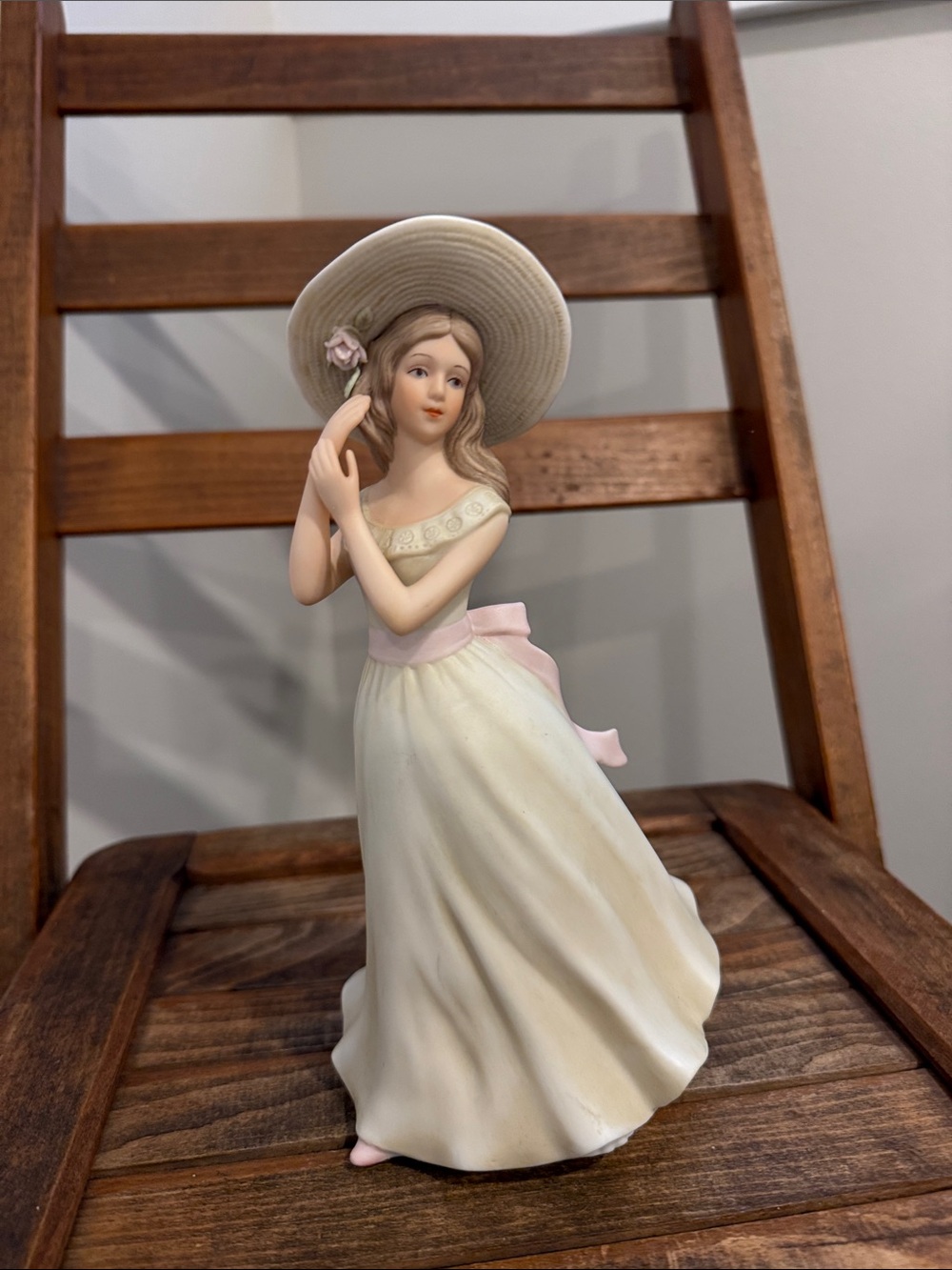 Home Interiors Masterpiece Porcelain Melanie 1996 Figurine Girl in Hat Mexico
